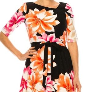 NWT Madison Tara Women’s brightly colored Size 14 Crepe‎ A-Line Dress.